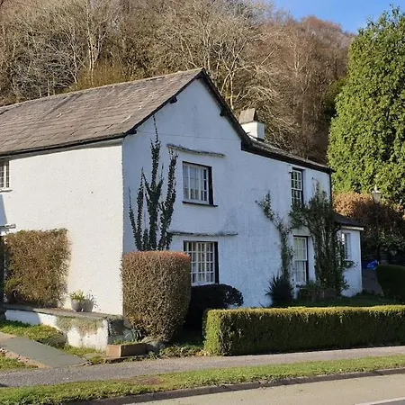 The Gate House, Clappersgate Holiday home