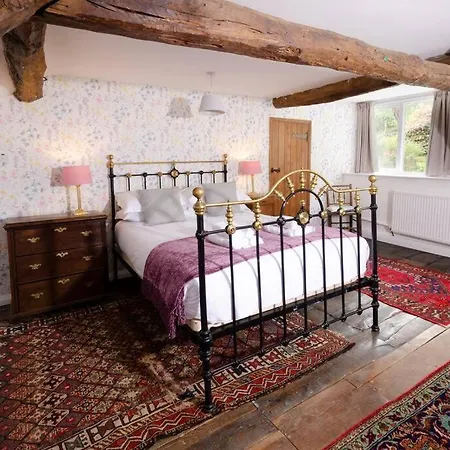 The Gate House, Clappersgate Holiday home *