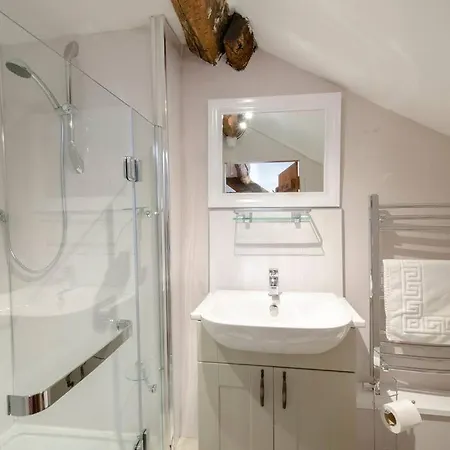 The Gate House, Clappersgate * Ambleside